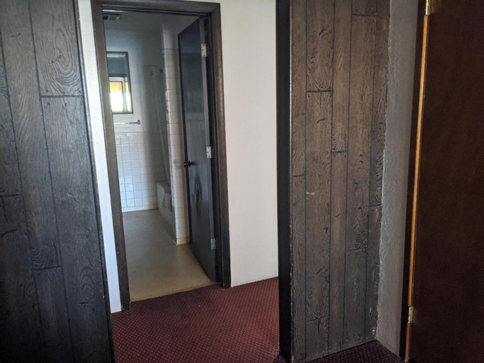 Public Area 2, Cabana Inn, Ada