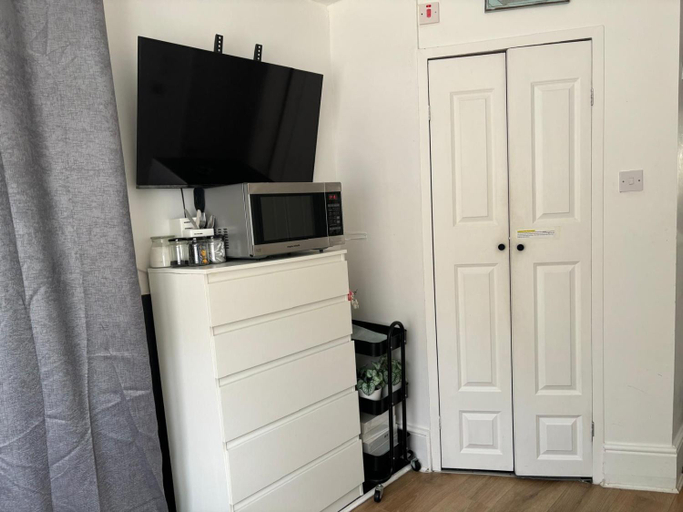Others 2, Comfy stay in Wandsworth Town, London