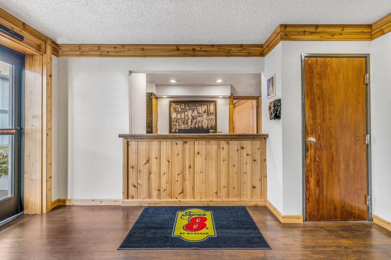 Public Area 3, Super 8 by Wyndham Arcata, Humboldt