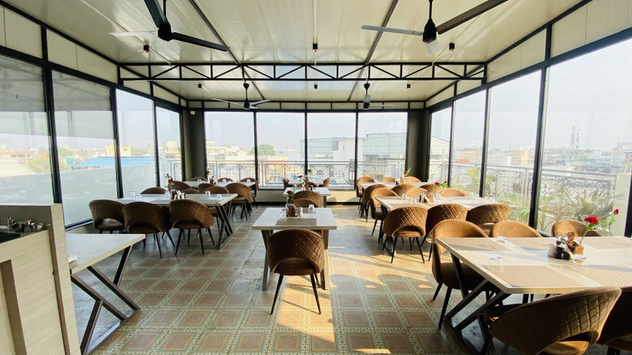 Food & Drinks 5, Hotel Glorious Grand, Varanasi