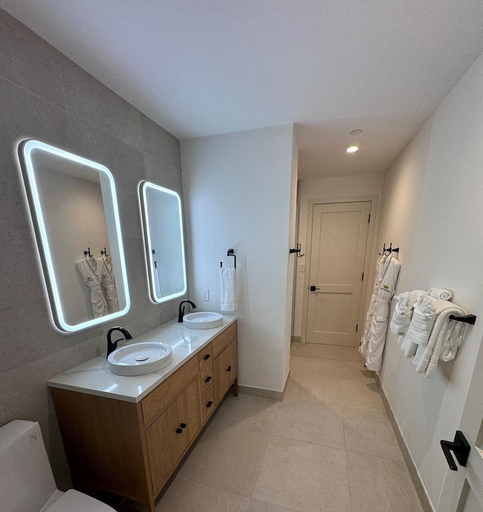Bathroom 5, Windsong Resort