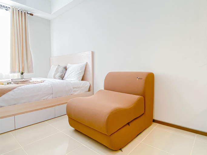 Others 2, Warm Neutral Studio Room at Meikarta Apartment By Travelio, Cikarang
