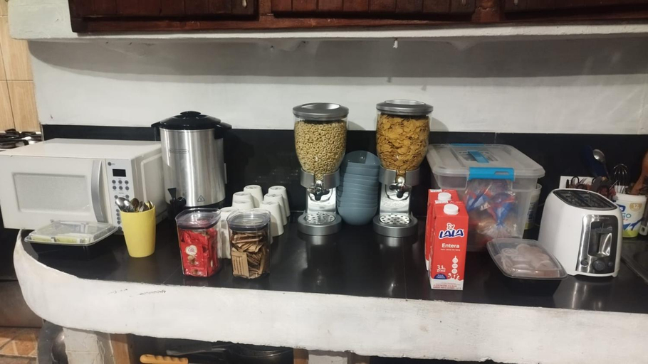 Food & Drinks 5, Managua Inn, Managua