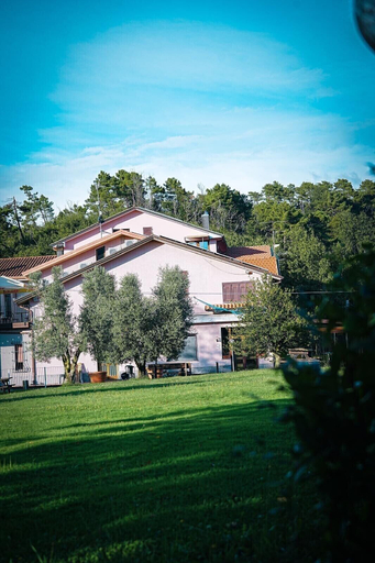 Others 5, Da Gambin B&B, Massa Carrara
