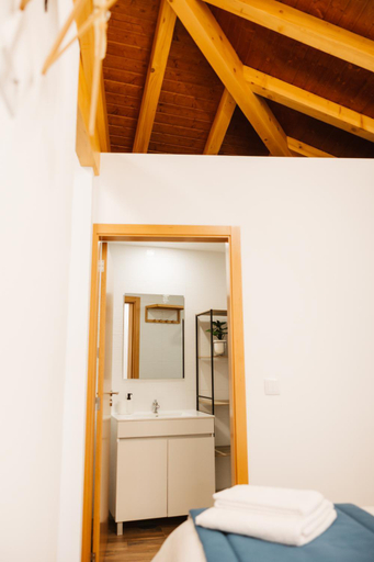 Others 4, Alvarenga Apartments, Arouca