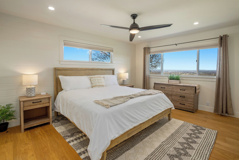Bedroom 3, Mira Vista Manor, San Luis Obispo
