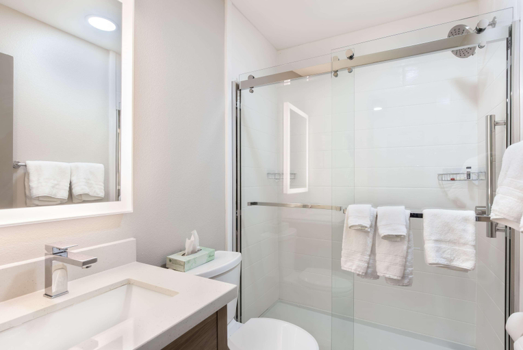 Bathroom 4, Days Inn by Wyndham Red Bluff, Tehama