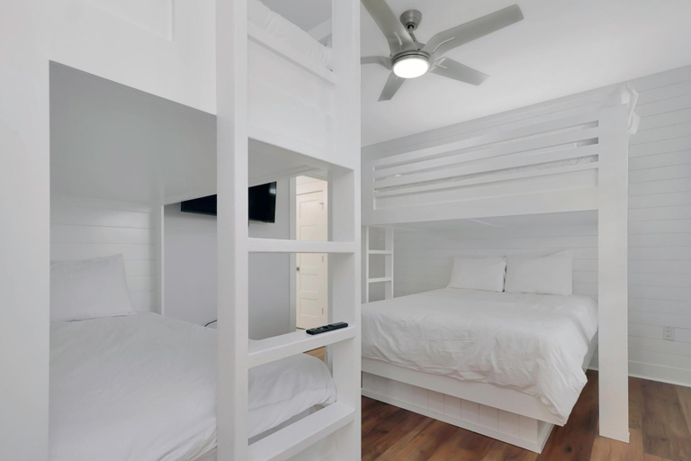 Bedroom 1, Home Away From Home, Gulf