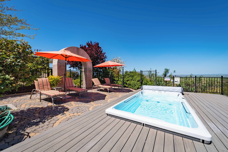 Sport & Beauty 5, Hidden Acre Vineyard Estate, San Luis Obispo