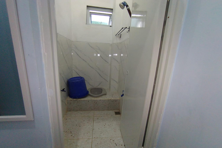 Bathroom 5, Wisma Kencana Guesthouse, Karanganyar