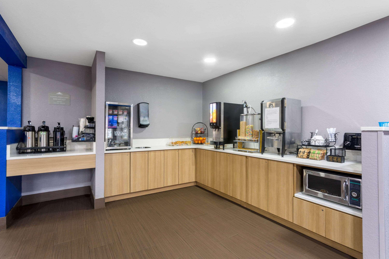 Food & Drinks 5, Microtel Inn & Suites By Wyndham Matthews/Charlot, Mecklenburg