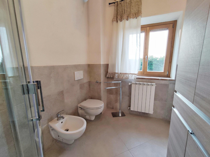Bathroom, New Tuscan Villa With Pool, Pisa