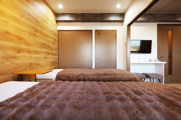 Bedroom 4, 【札幌豊平区】初夏の札幌旅にぴったり/中心街へアクセス良好/無料駐車場有り/S-beds4~502, Sapporo