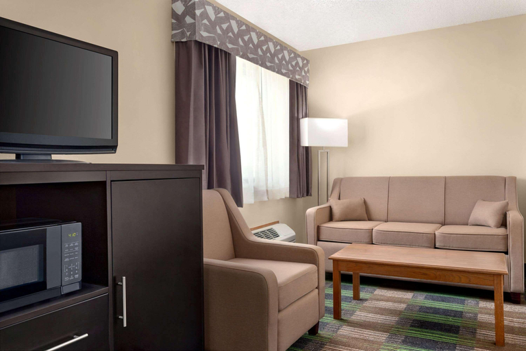 Public Area 2, Super 8 by Wyndham Chillicothe, Livingston
