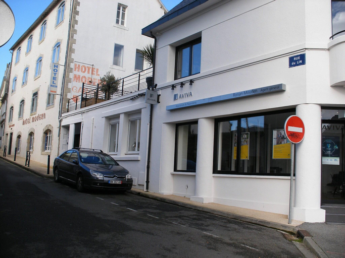 Exterior & Views