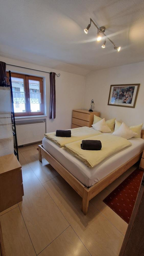 Bedroom 2, Hotel Ferienhaus Fux, Garmisch-Partenkirchen