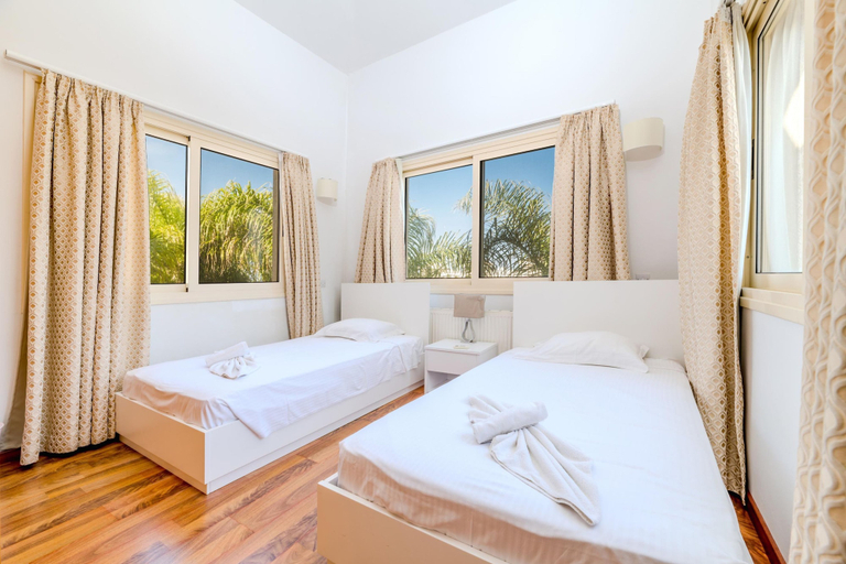Room 5, Anthorina Greco Villa 10