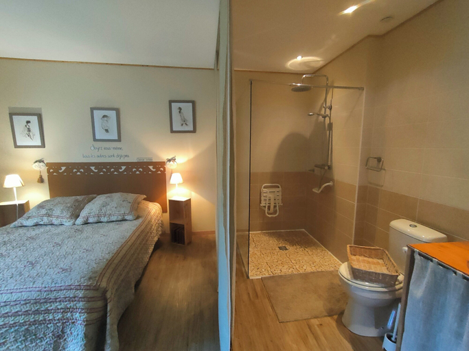 Bedroom 5, Du Côté de Lacoume, Hautes-Pyrénées