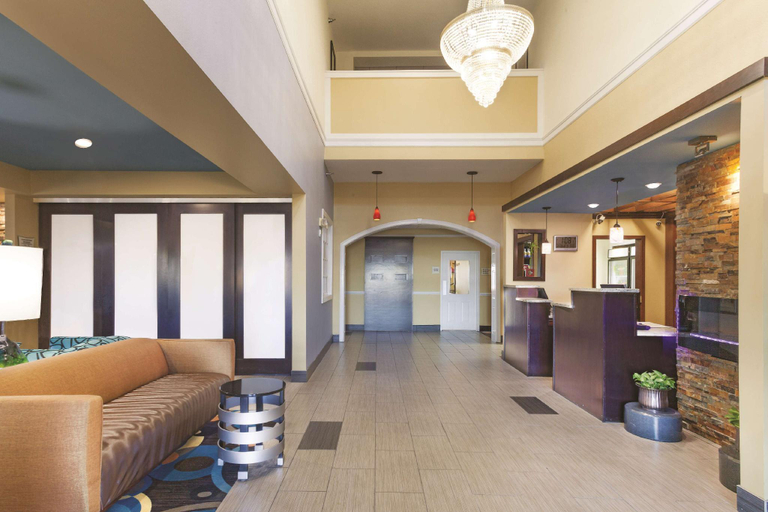 Public Area 2, La Quinta Inn & Suites by Wyndham Elizabethtown, Hardin