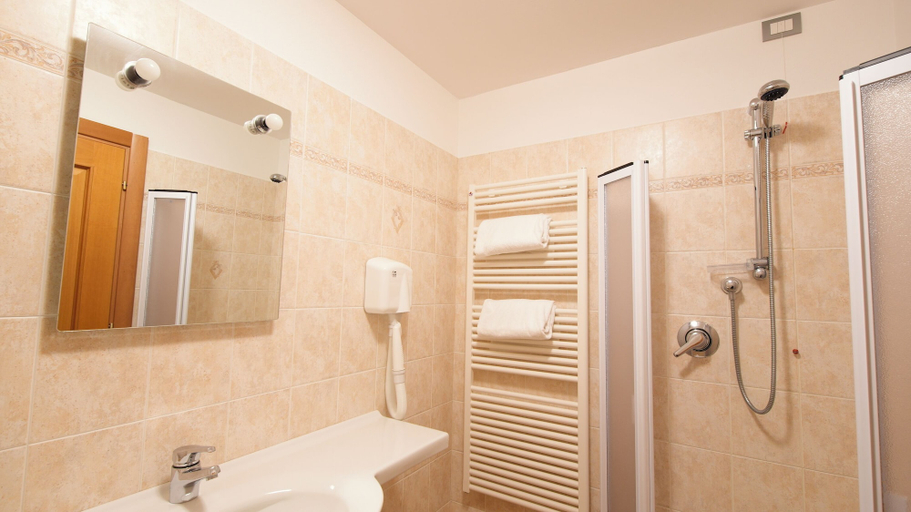 Bathroom 5, Albergo Ristoro Sitten - 2300 mt, Aosta