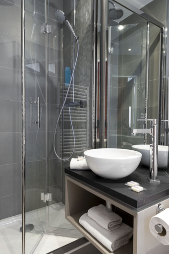 Bathroom 4, Timhotel Tour Eiffel, Paris
