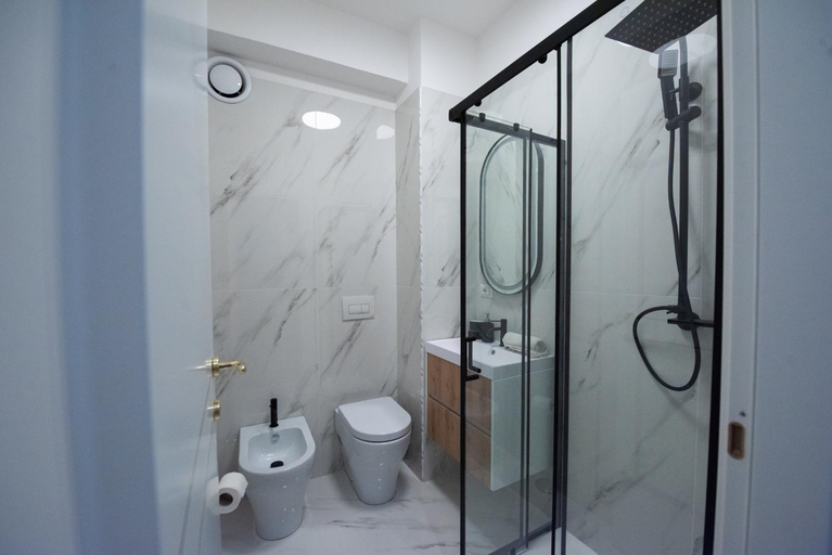 Others 5, Villa Clara Suites, Messina