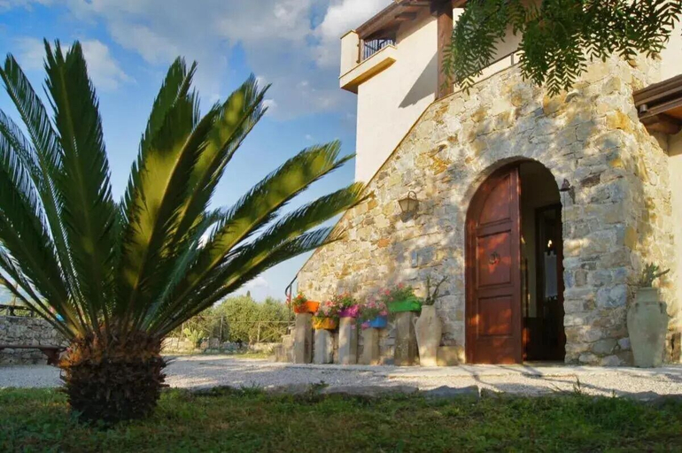 Exterior & Views 2, Agriturismo Mammarella, Salerno