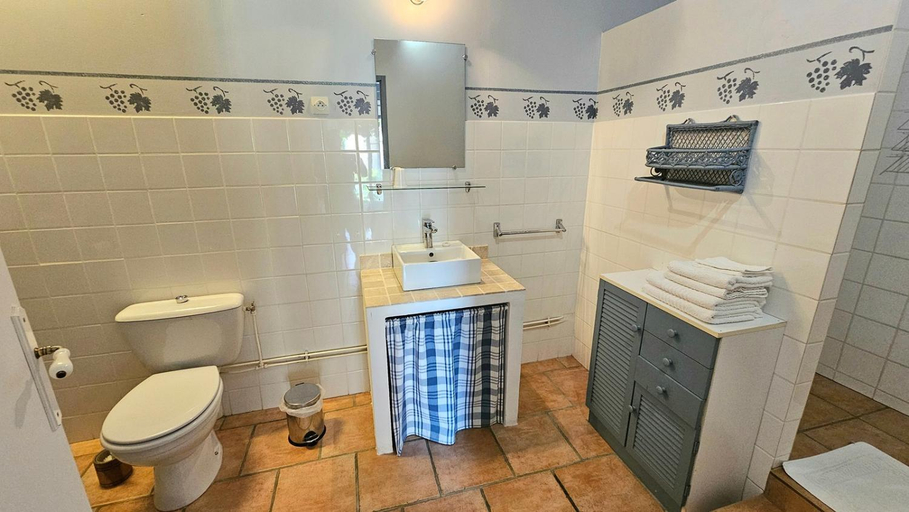 Bathroom 3, La Ramade 5 Chambres & Table d'hotes en Drome Provencale, Drôme