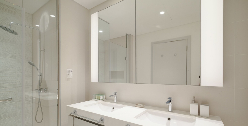 Bathroom 4, LUX Luxury Sunrise Beachfront Suite 1, Dubai