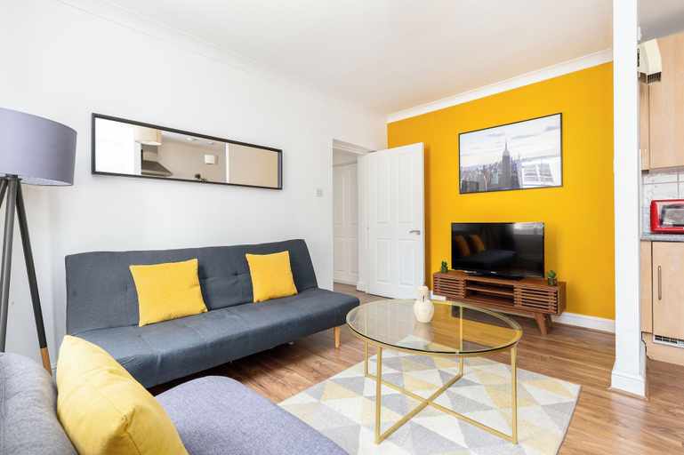 Others 4, Bright 1 Bed Flat on Vibrant Brick Lane, London