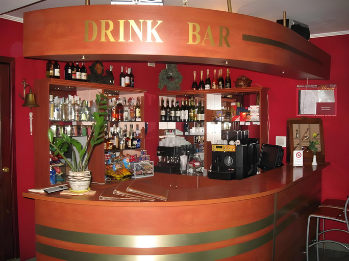 Food & Drinks 5, Hotel Mirage, Mostys'kyi