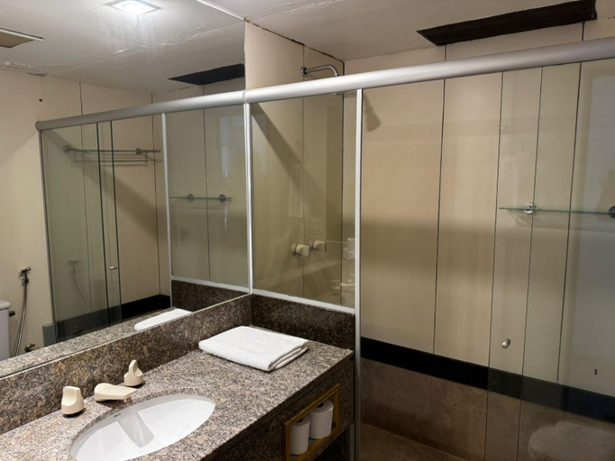 Bathroom 3, Flat Particular Hotel Kubitschek, Brasília
