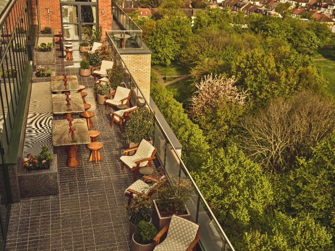 Others 5, The Sessile by Way of Life, London