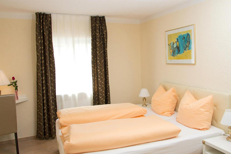 Bedroom 2, Hotel Albergo Mamma Rosa, Wunsiedel im Fichtelgebirge