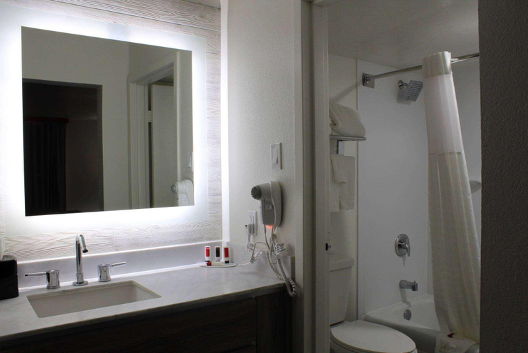 Bedroom 3, Ramada by Wyndham North Platte & Sandhills, Lincoln