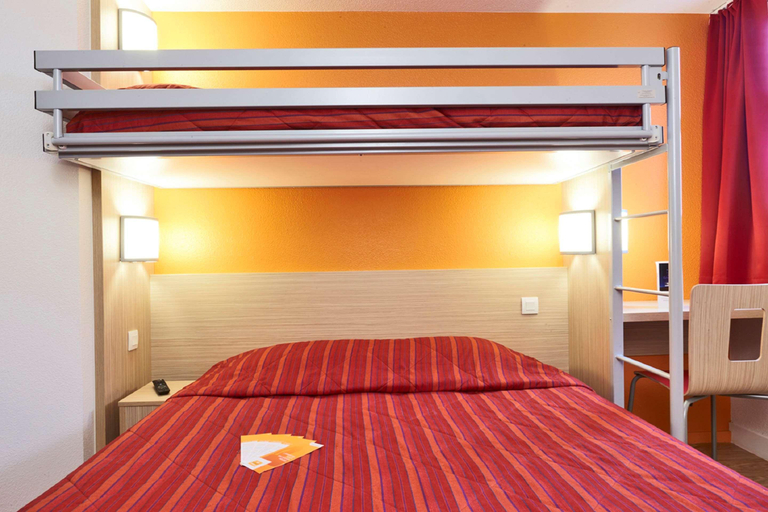 Bedroom 3, Premiere Classe Marne La Vallee - Saint Thibault d, Seine-et-Marne