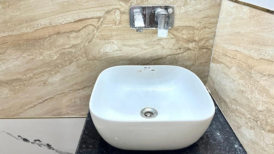 Bathroom 3, manya palace, Tikamgarh