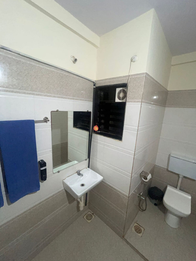 Bathroom 4, Ocean Breeze Beach Resort, Ratnagiri