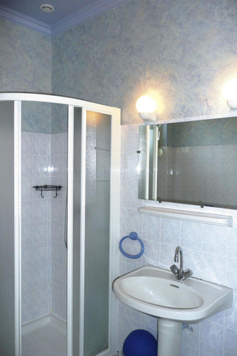 Bathroom 3, Nice holiday home near the beach, Côtes-d'Armor