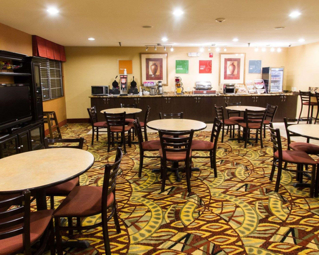 Food & Drinks 5, Spark by Hilton Tempe Phoenix Airport, Maricopa