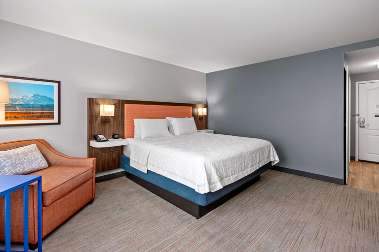 Bedroom 3, Hampton Inn & Suites Fairbanks, Fairbanks North Star