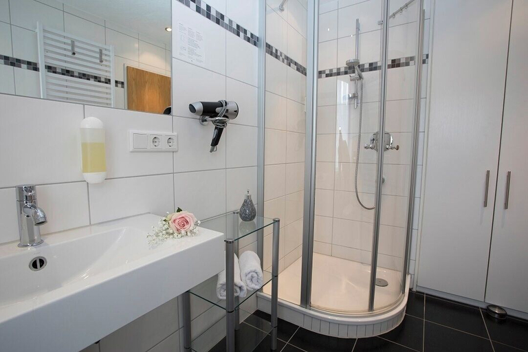 Bathroom 4, Hotel Forsthaus, Hochsauerlandkreis