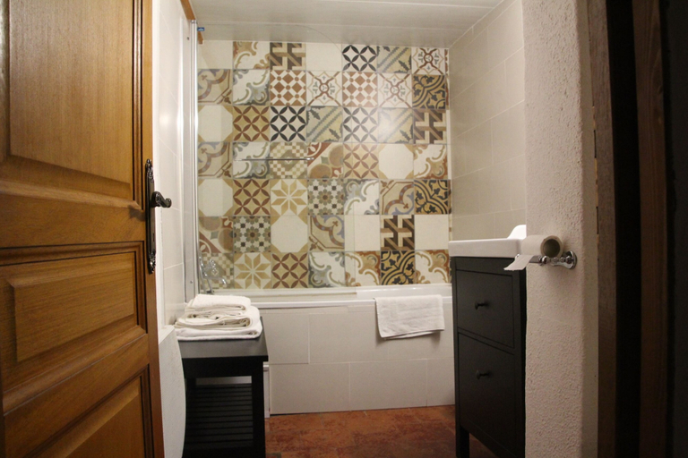 Bathroom 5, castel chambres, Aude