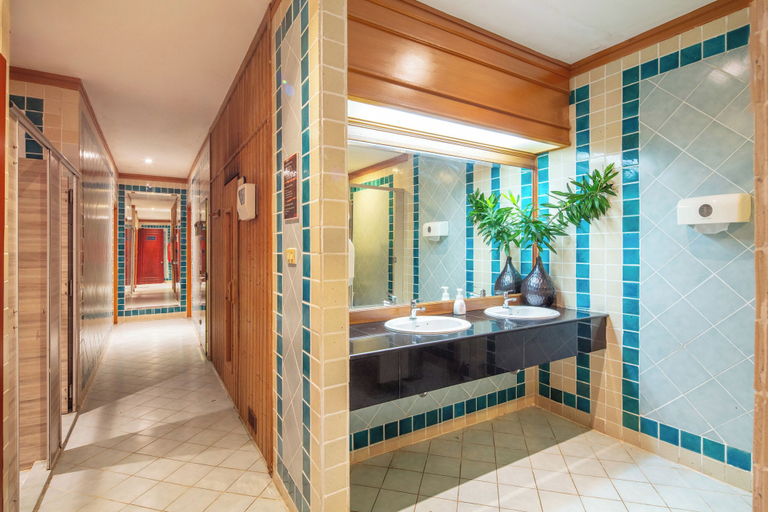 Bathroom, Tawa Ravadee Resort, WorldHotels Distinctive, Sri Mahar Pho
