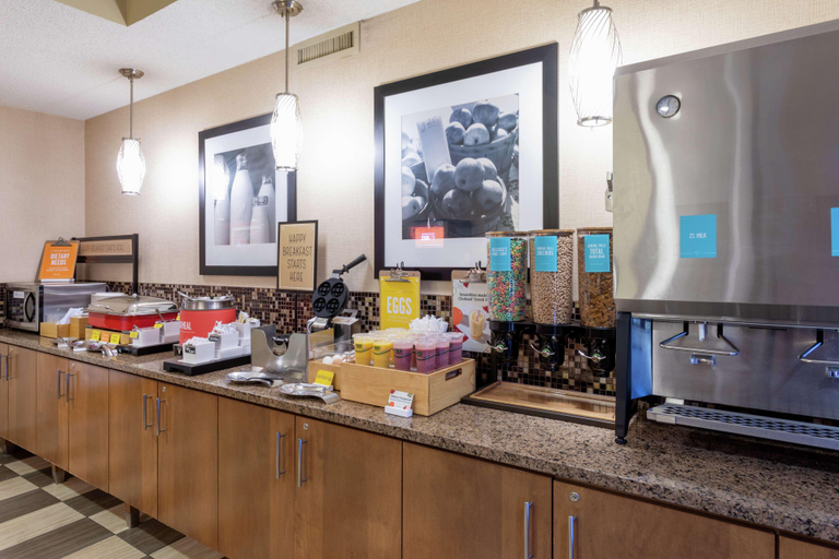 Food & Drinks 5, Hampton Inn by Hilton Minneapolis/Eagan, Dakota