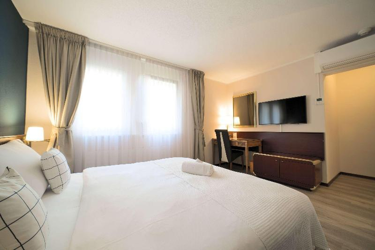 Bedroom 13