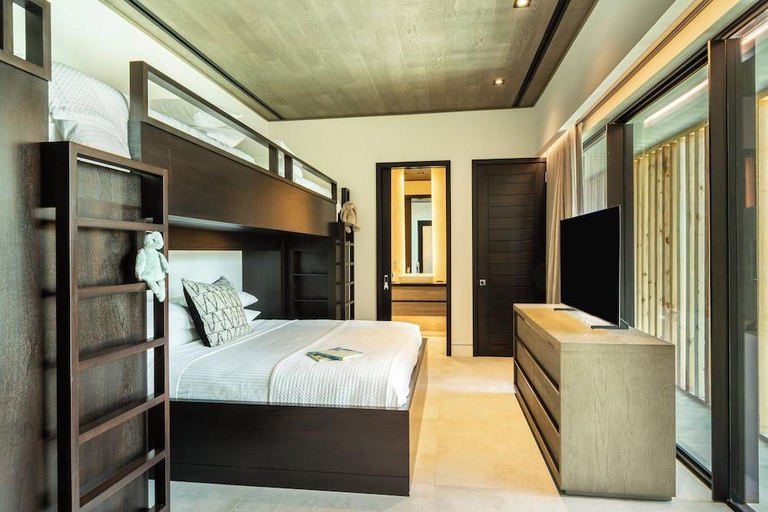 Bedroom 3, Grace Bay Club