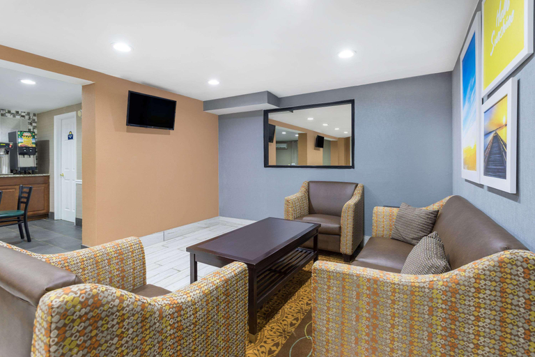 Public Area 2, Days Inn by Wyndham Newberry, Newberry