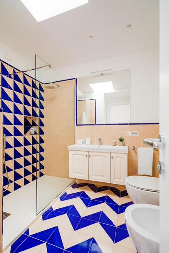Bathroom 3, Hotel Da Raffaele, Napoli