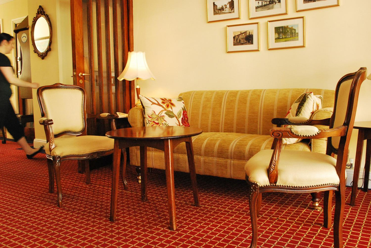 Public Area, Casey S Hotel